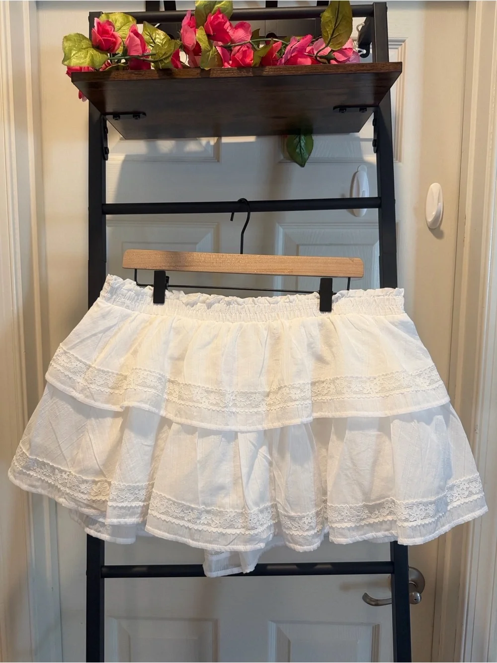 White Tiered Lace Mini Skort Y2K Beach Skirt/ Skort Vacation Skort - Picture 10 of 10